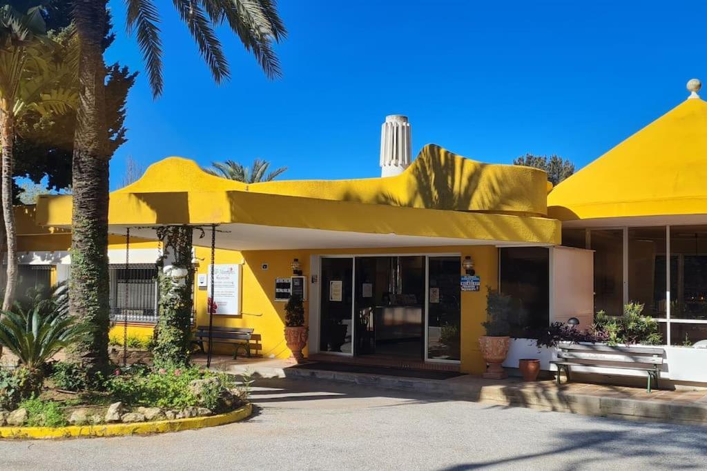Luxe Studio Met Ruim Terras, Vlak Aan Zee! Sitio de Calahonda Exterior foto